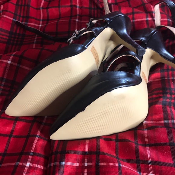 Heels! - Picture 2 of 2